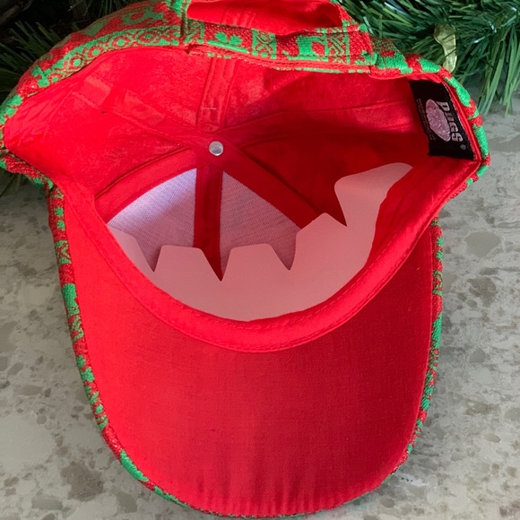 ๐ PUGS Holdings, LLC Holiday Baseball Cap Unisex NWT - Picture 3 of 8